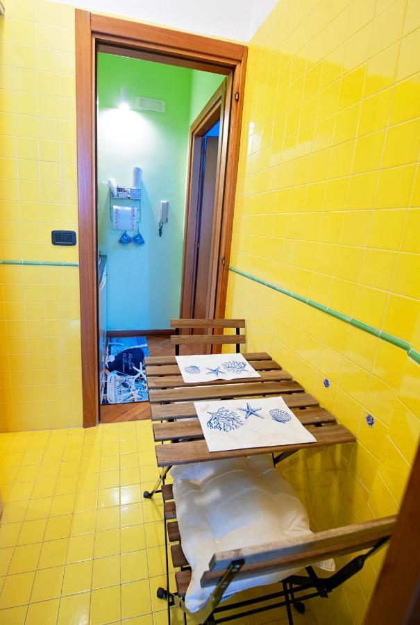 Ferienwohnung Casa "Kapri" Da Eva - Salerno Centro Con Self Check-In Exterior foto