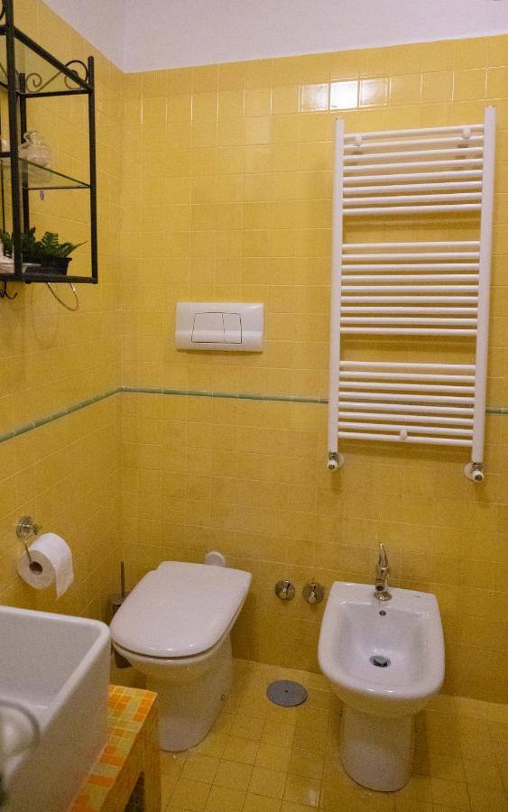 Ferienwohnung Casa "Kapri" Da Eva - Salerno Centro Con Self Check-In Exterior foto